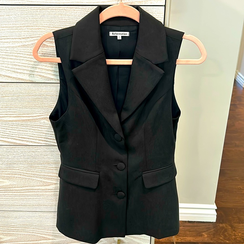 Reformation Black Sleeveless Tailored Blazer Vest